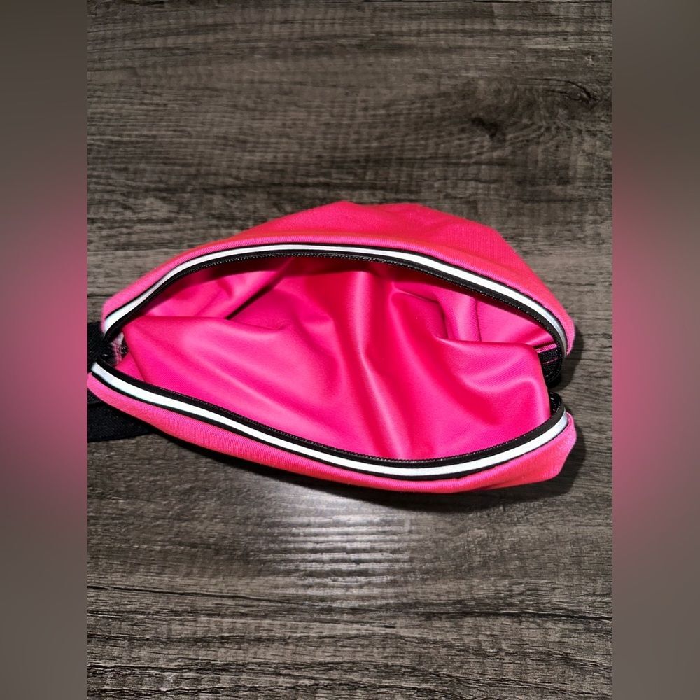 1-Pocket Running/‎ Fitness Waist Pack Hot Pink Fannypack Belt Bag - Picture 6 of 6